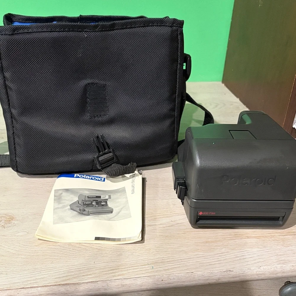 Polaroid Instant Camera - Classic Black